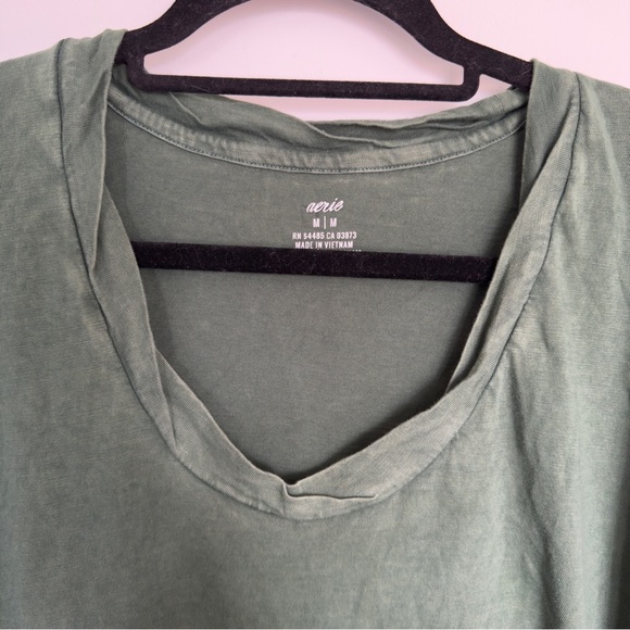 ⚪️ Aerie Soft Cotton V-Neck Tee Shirt M Army Green - Picture 3 of 7